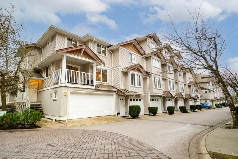 92 12711 64 AVENUE - photo 2 of 35
