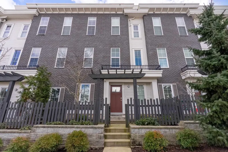 60 8371 202B STREET - photo 1 of 25