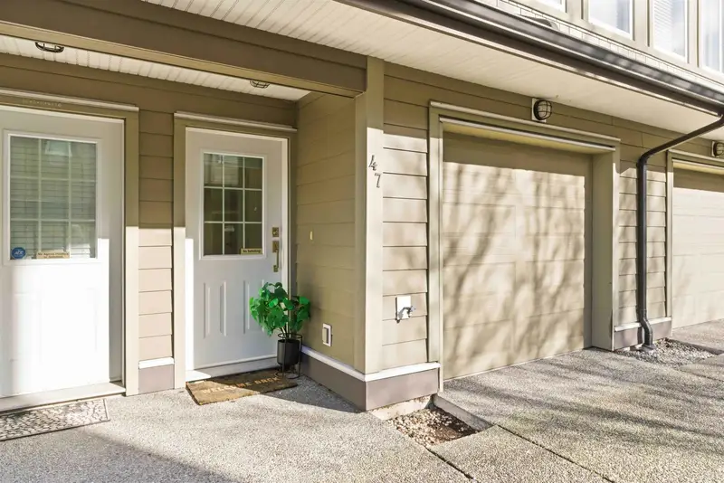 47 22865 TELOSKY AVENUE - photo 3 of 25