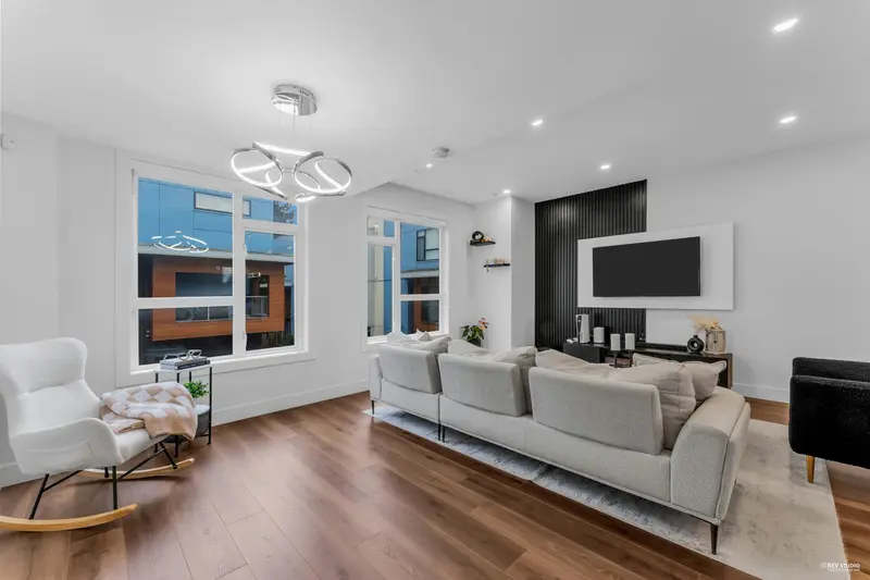 33 5858 132 STREET - photo 4 of 17