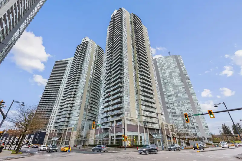 2109 13688 100 AVENUE - photo 1 of 24