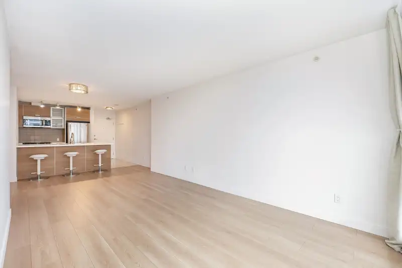 2109 13688 100 AVENUE - photo 4 of 24