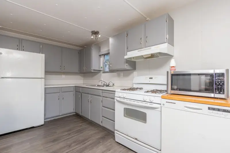 57 21163 LOUGHEED HIGHWAY HIGHWAY - photo 3 of 14