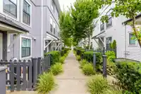 21 5945 176A STREET - thumbnail 4