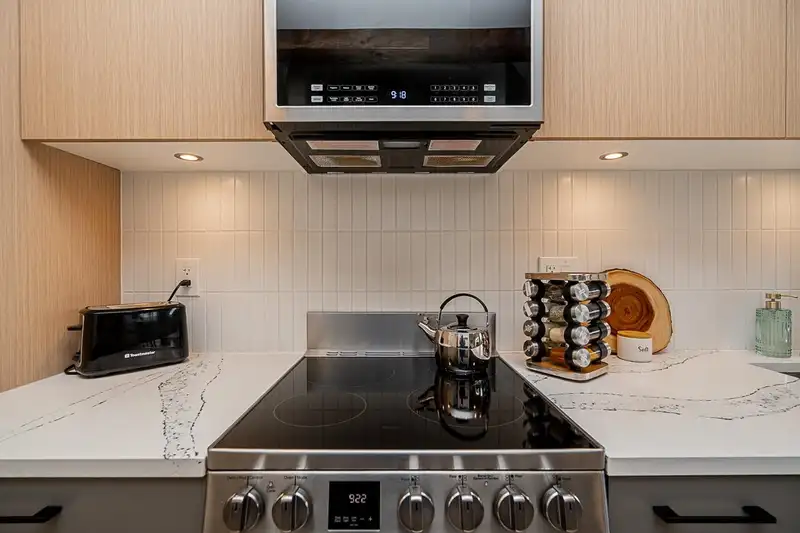304 10777 138 STREET - photo 4 of 15