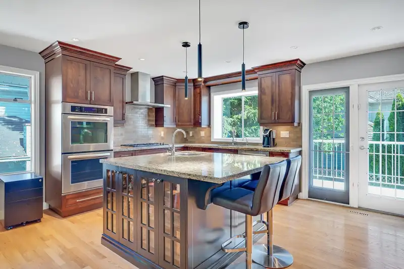 18116 CLAYTONHILL DRIVE - photo 2 of 40