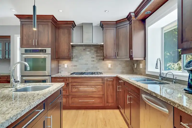 18116 CLAYTONHILL DRIVE - photo 4 of 40