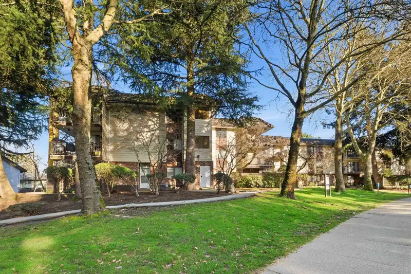 211 7426 138 STREET - photo 1 of 40