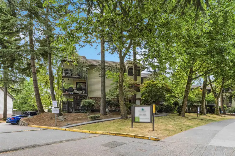211 7426 138 STREET - photo 4 of 40