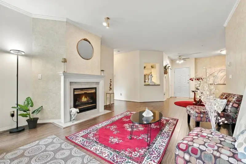 101 12088 66 AVENUE - photo 2 of 24
