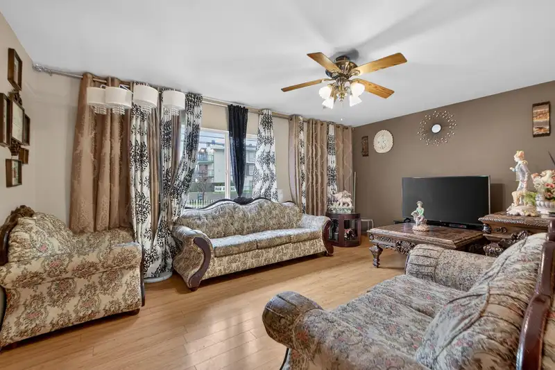 7576 140 STREET - photo 4 of 40