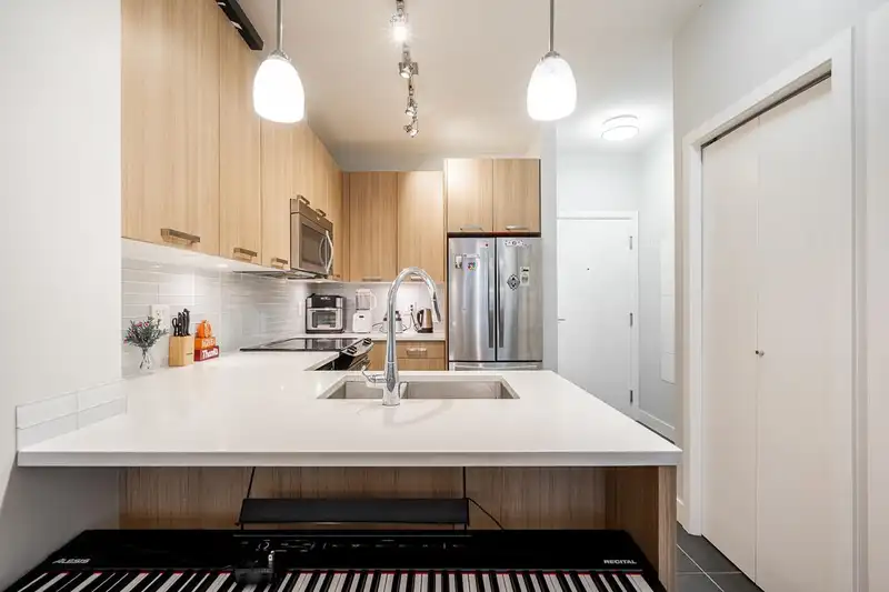 209 15388 105 AVENUE - photo 4 of 25