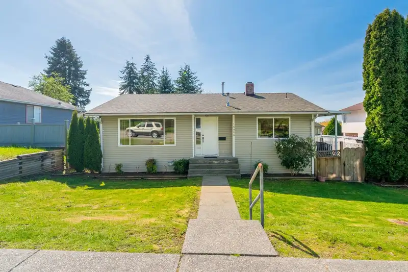 14964 84 AVENUE - photo 1 of 12