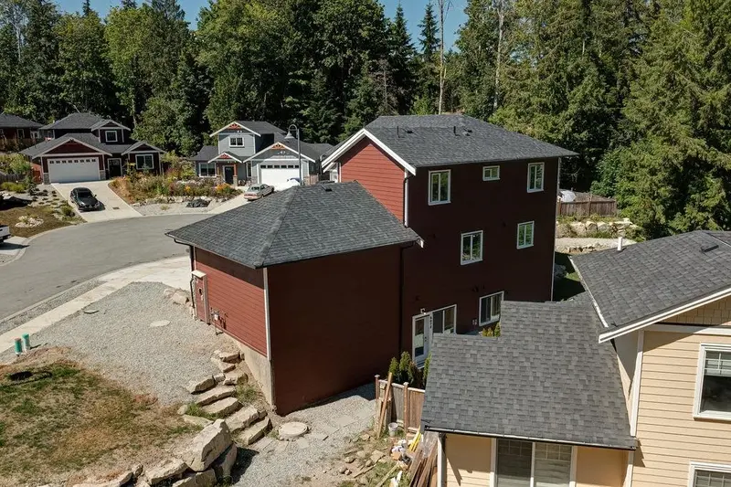 6070-72 HEARTWOOD PLACE - photo 3 of 25