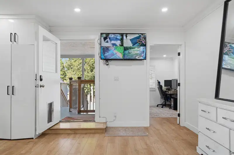 8581 152 STREET - photo 3 of 29