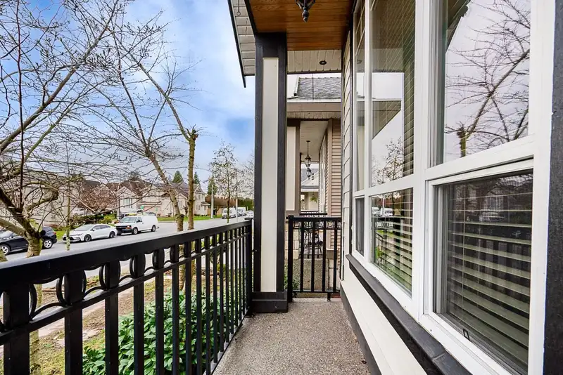 12567 66 AVENUE - photo 4 of 40