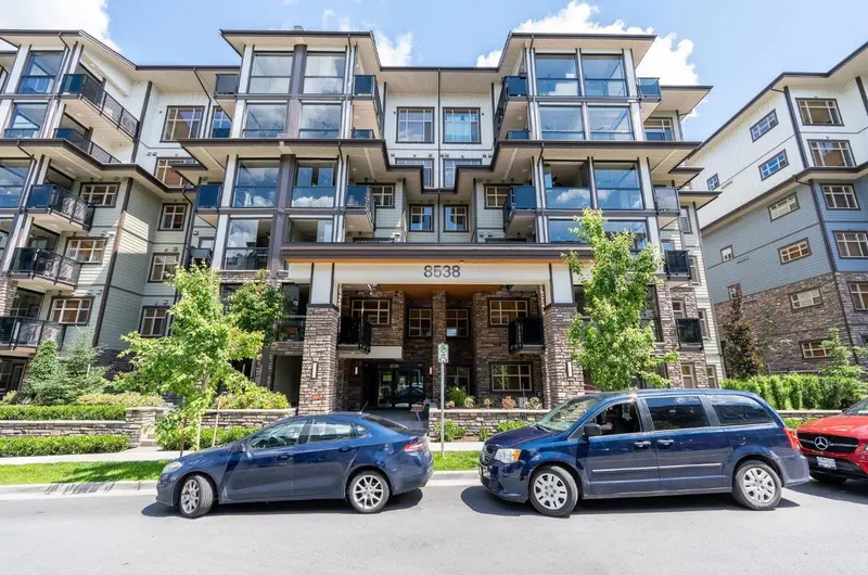 303 8538 203A STREET - photo 2 of 15