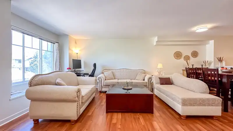 35 12040 68 AVENUE - photo 3 of 23