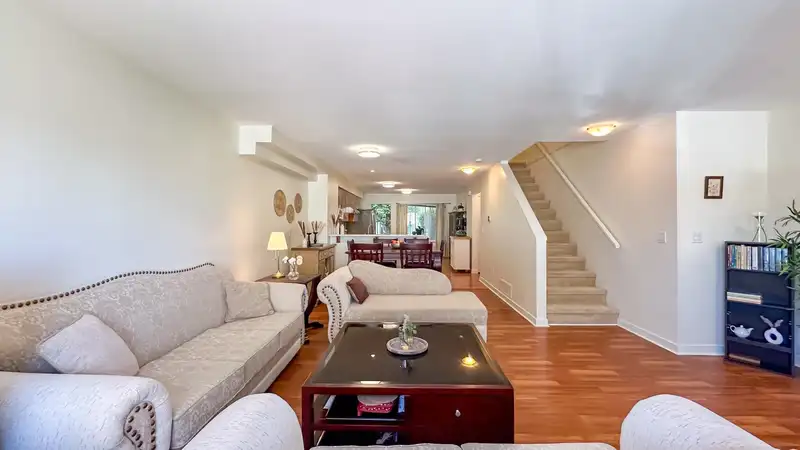 35 12040 68 AVENUE - photo 4 of 23