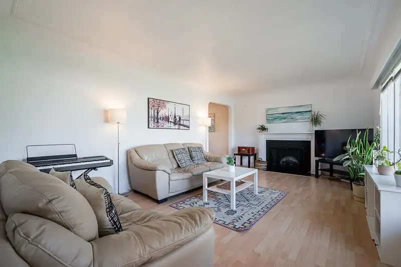 10765 141A STREET - photo 2 of 34