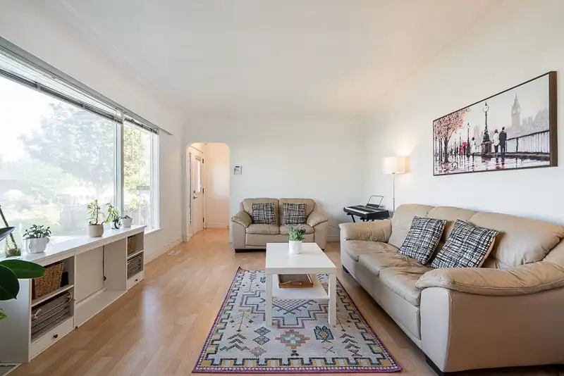 10765 141A STREET - photo 4 of 34