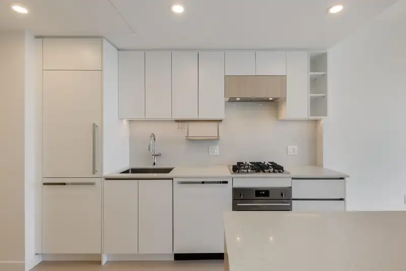 3402 13573 98A AVENUE - photo 2 of 9