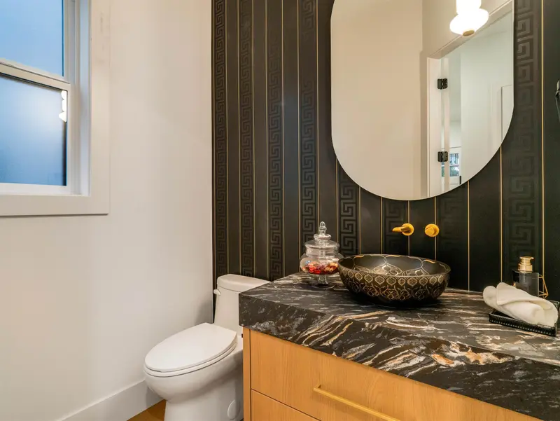 11768 92 AVENUE - photo 2 of 25