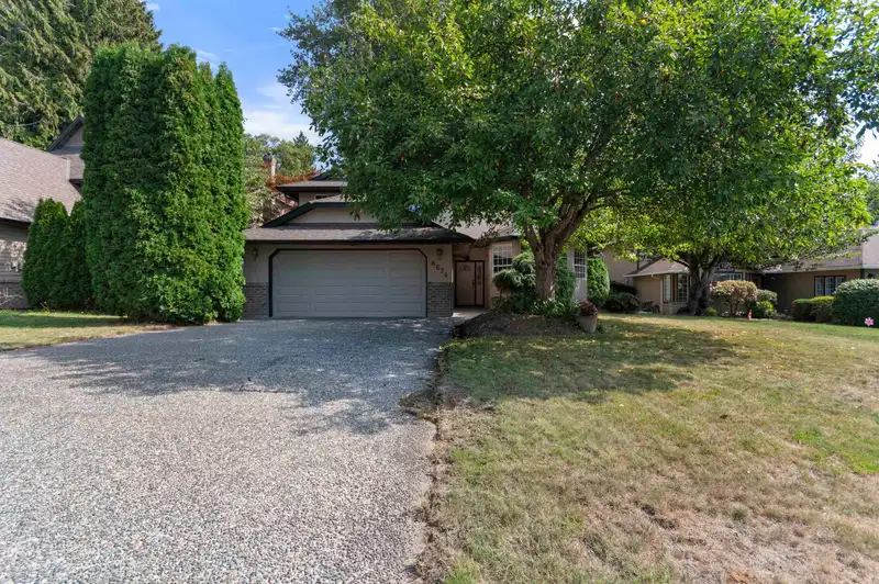 8674 143 STREET - photo 2 of 36