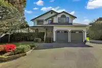 7549 149A STREET - thumbnail 1