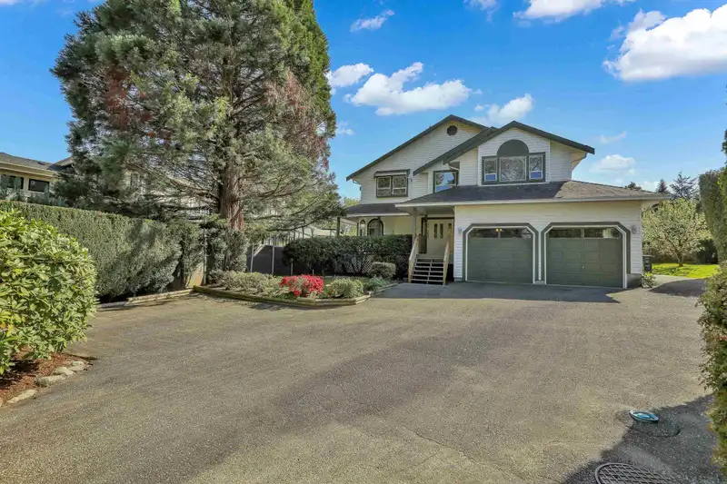 7549 149A STREET - photo 2 of 35