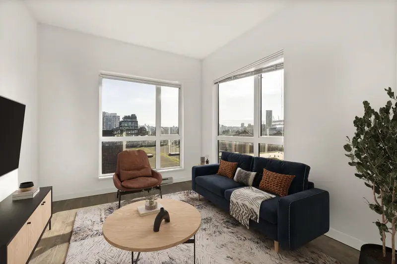 618 138 E HASTINGS STREET - photo 1 of 25