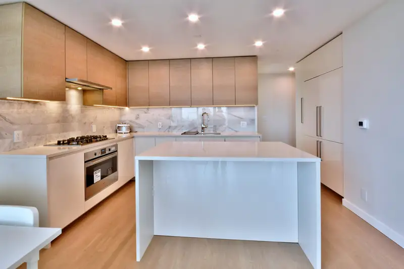 4504 2108 GILMORE AVENUE - photo 3 of 24