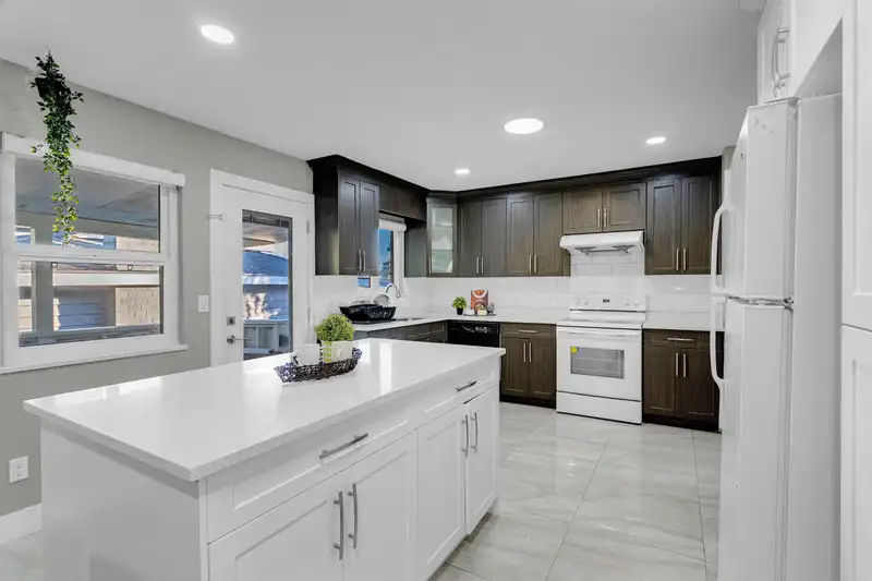 14458 CHARTWELL DRIVE - photo 4 of 25
