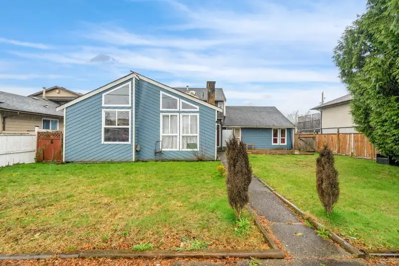 15128 96 AVENUE - photo 1 of 15