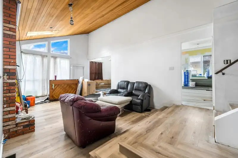 15128 96 AVENUE - photo 3 of 15