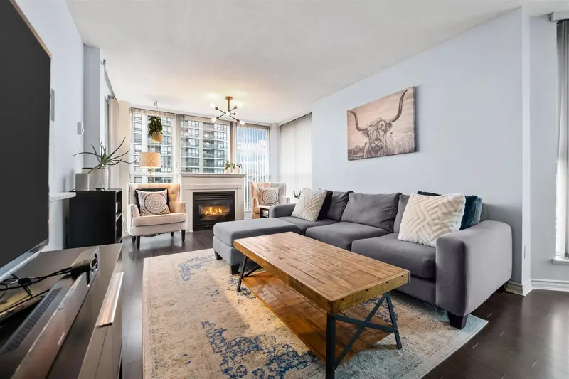 1006 10 LAGUNA COURT - photo 3 of 25