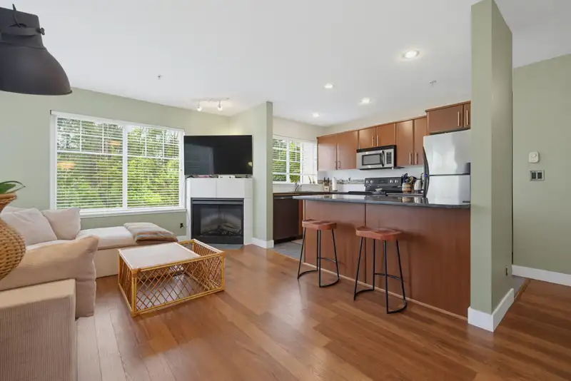 202 19320 65 AVENUE - photo 3 of 30