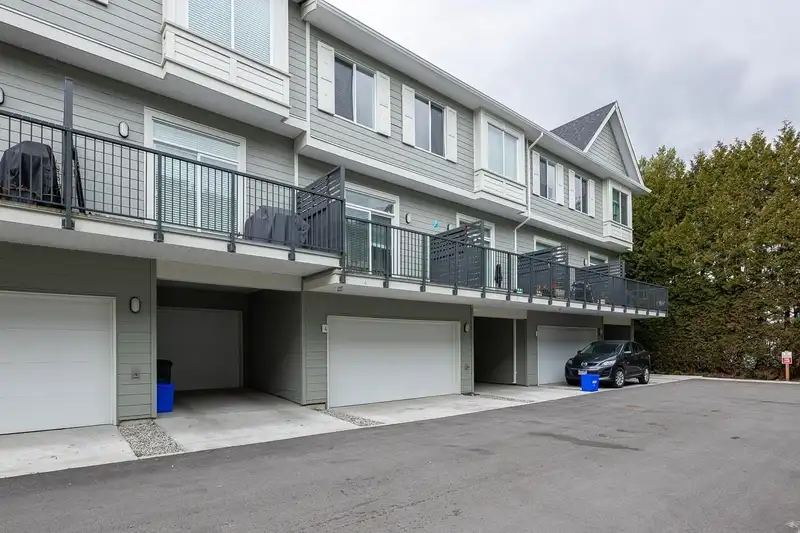 4 13629 81A AVENUE - photo 1 of 15
