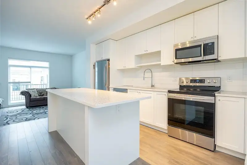 4 13629 81A AVENUE - photo 4 of 15
