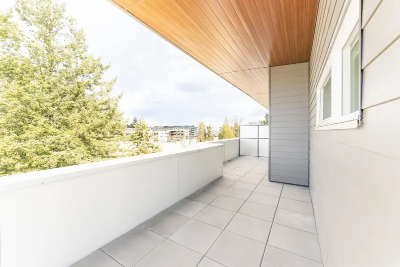 608 10488 138A STREET - photo 3 of 17