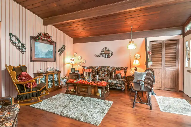 14086 77A AVENUE - photo 4 of 25