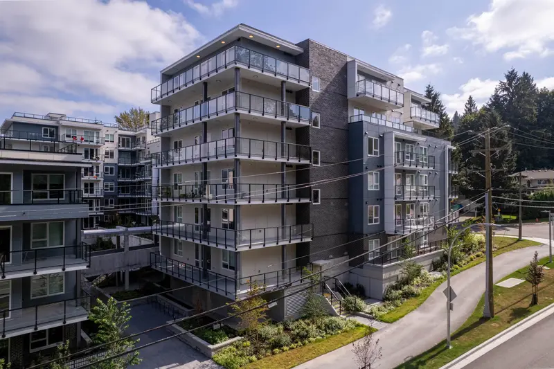 511 2002 ST. GEORGE STREET - photo 2 of 25