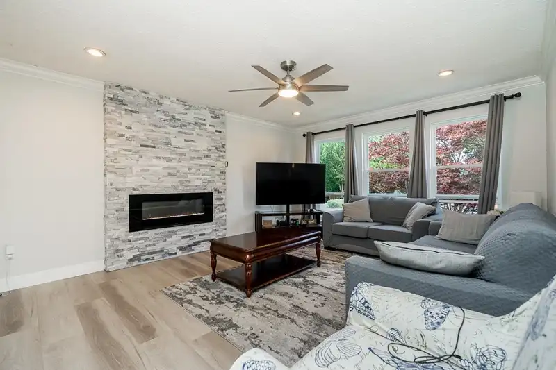 6209 172 STREET - photo 3 of 27