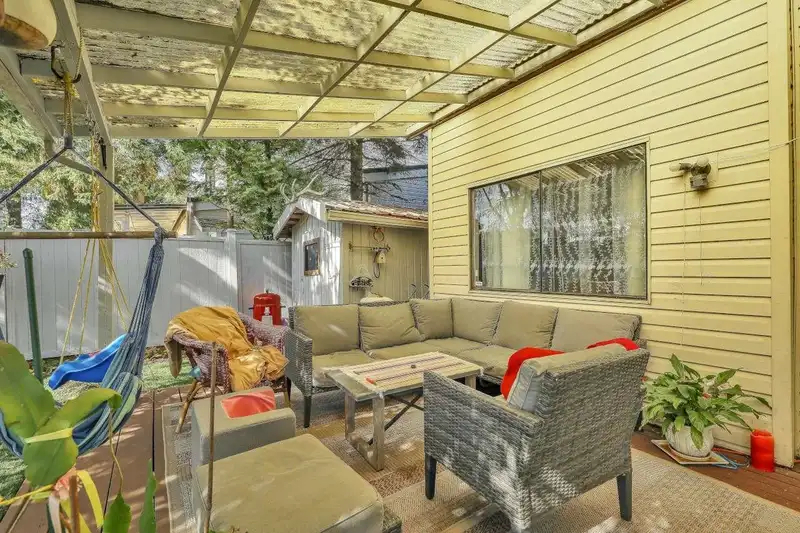 43 8555 KING GEORGE BOULEVARD - photo 2 of 25