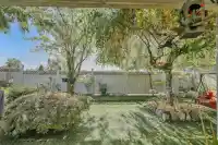 43 8555 KING GEORGE BOULEVARD - thumbnail 3