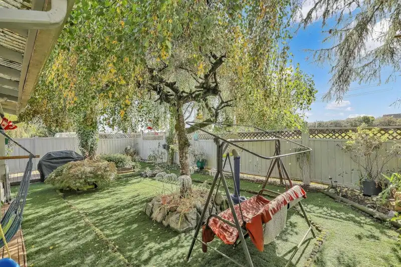 43 8555 KING GEORGE BOULEVARD - photo 4 of 25