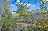 43 8555 KING GEORGE BOULEVARD - thumbnail 9