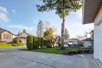 8067 162B STREET - thumbnail 4