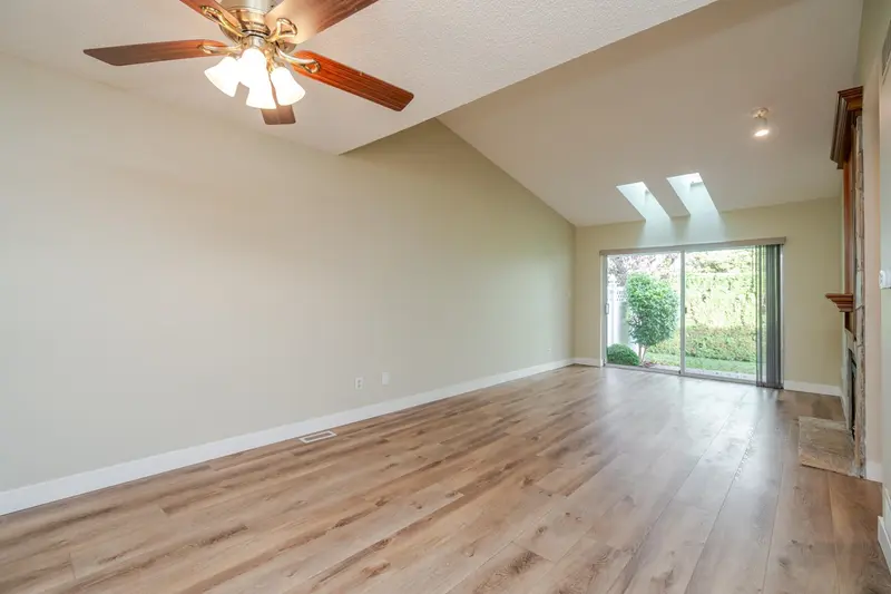 15 5365 205 STREET - photo 4 of 25