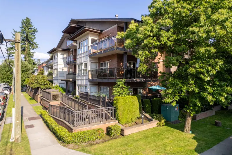 103 1988 SUFFOLK AVENUE - photo 3 of 25